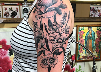 North Bay tattoo shop Deluxe Custom Tattoos image 1
