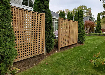 Oakville fencing contractor Flawless Fence image 1