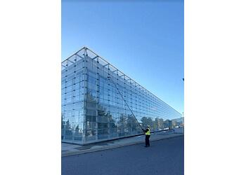 Pickering window cleaner Fresh Glance Cleaning Services image 1