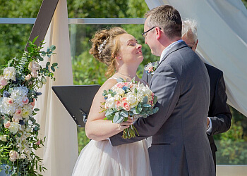 Airdrie
Planificateurs De Mariage
Lottie Weddings image 1